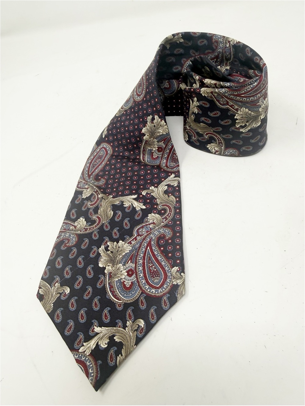 Vintage HENRY GRETHEL Men’s Black Red White Paisley Italian Silk Neck Tie 56”